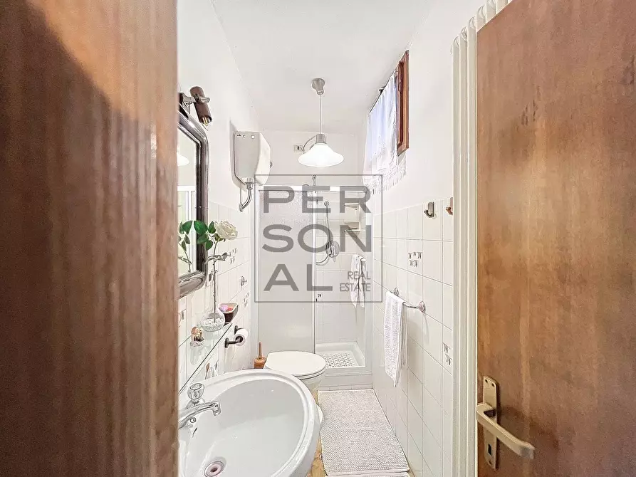 Immagine 8 di Camera in vendita  a Brentonico