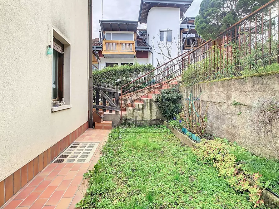 Immagine 11 di Appartamento in vendita  a Trento