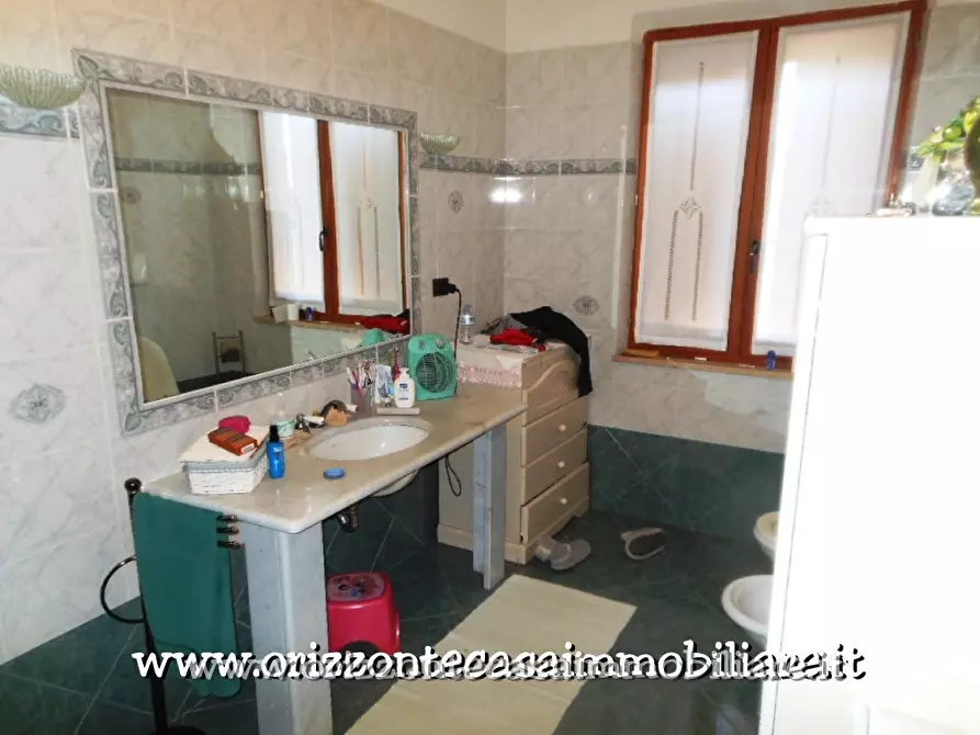 Immagine 30 di Villa in vendita  a Appignano Del Tronto