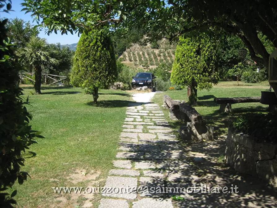 Immagine 6 di Casa indipendente in vendita  a Ascoli Piceno