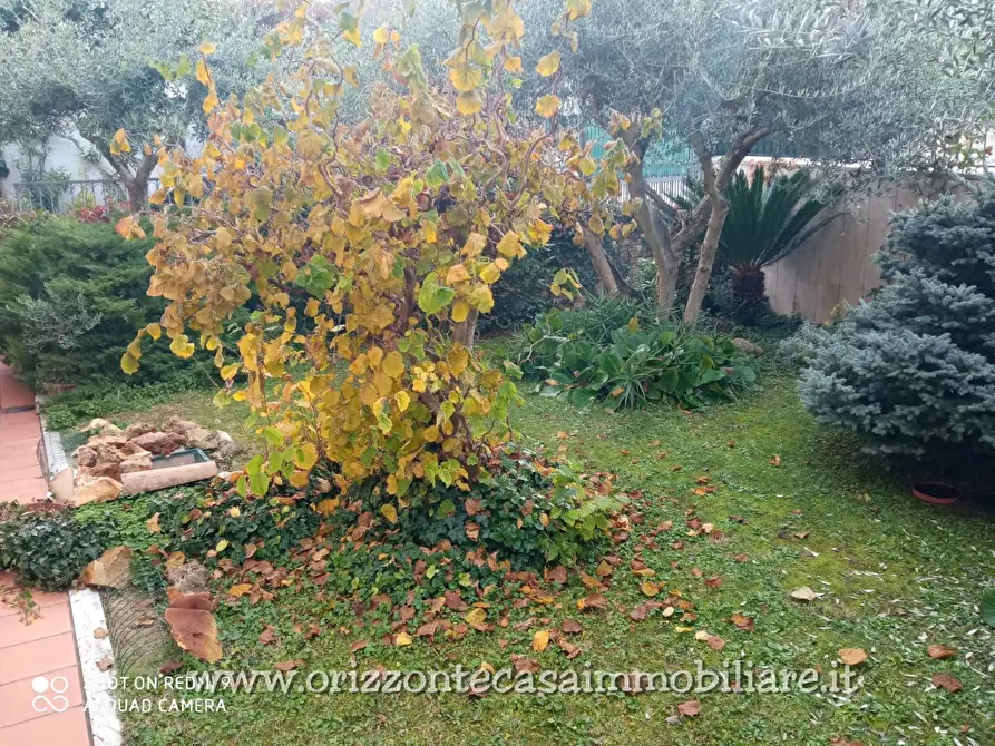 Immagine 20 di Villetta a schiera in vendita  a Folignano