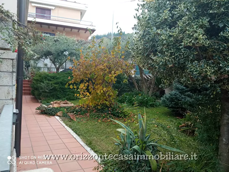 Immagine 22 di Villetta a schiera in vendita  a Folignano