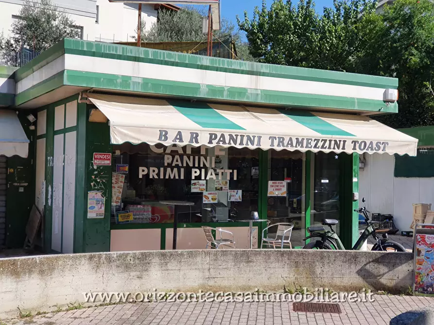 Immagine 1 di Attività commerciale in vendita  in via degli iris a Ascoli Piceno