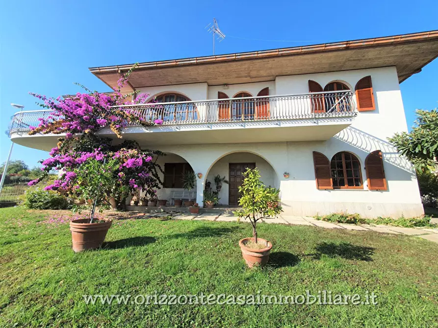 Immagine 6 di Villa in vendita  a Spinetoli