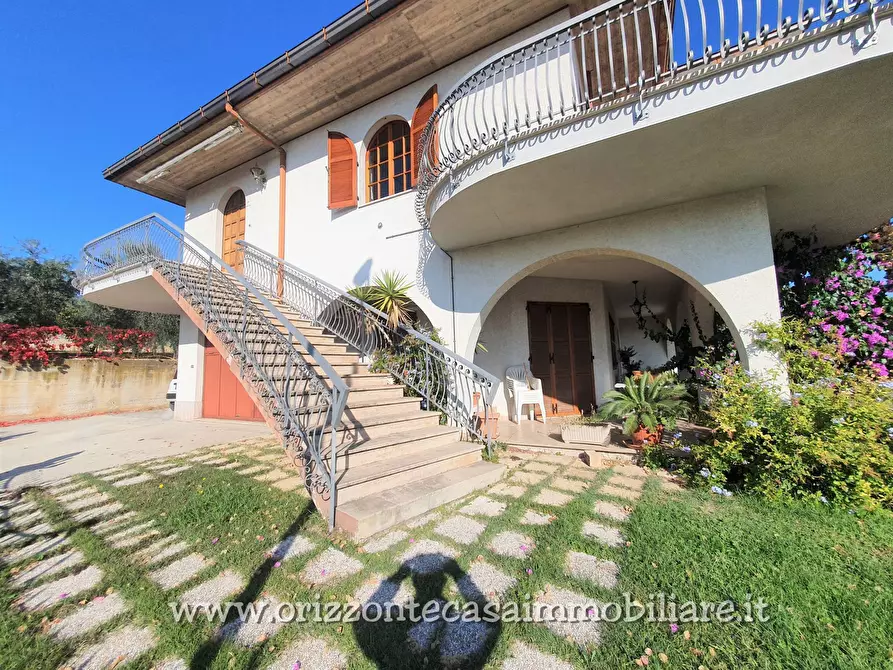 Immagine 9 di Villa in vendita  a Spinetoli