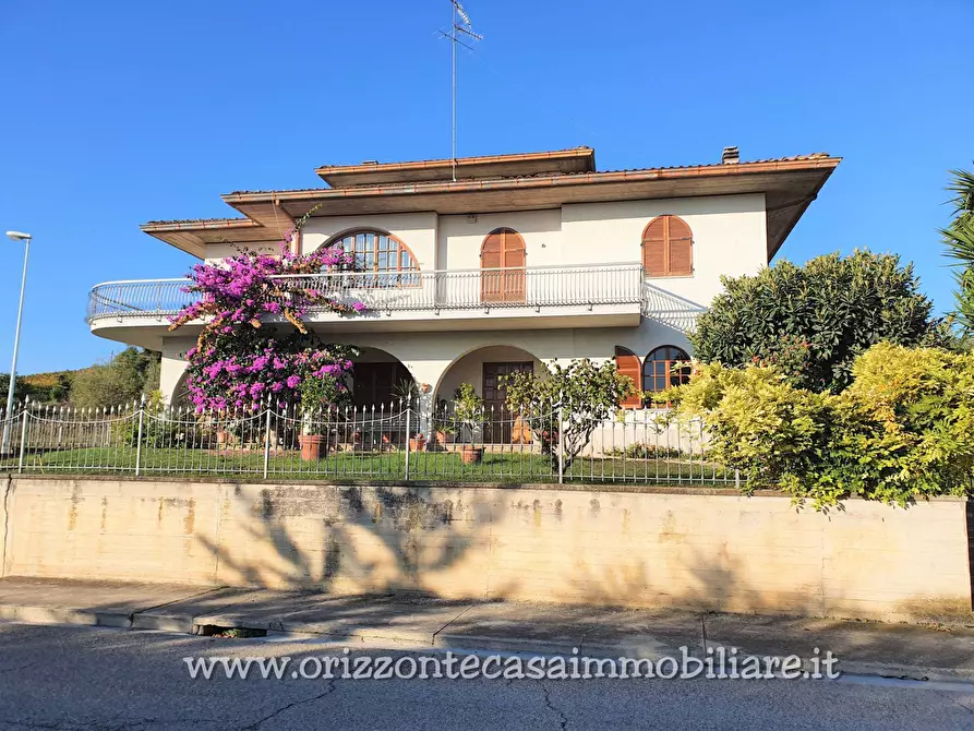 Immagine 10 di Villa in vendita  a Spinetoli