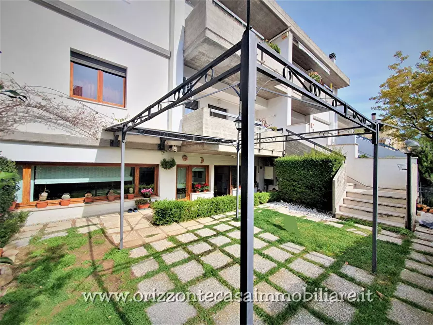 Immagine 25 di Appartamento in vendita  a Folignano