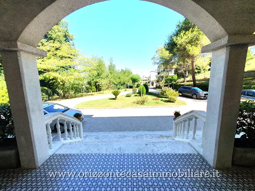 Immagine 25 di Villa in vendita  a Ascoli Piceno