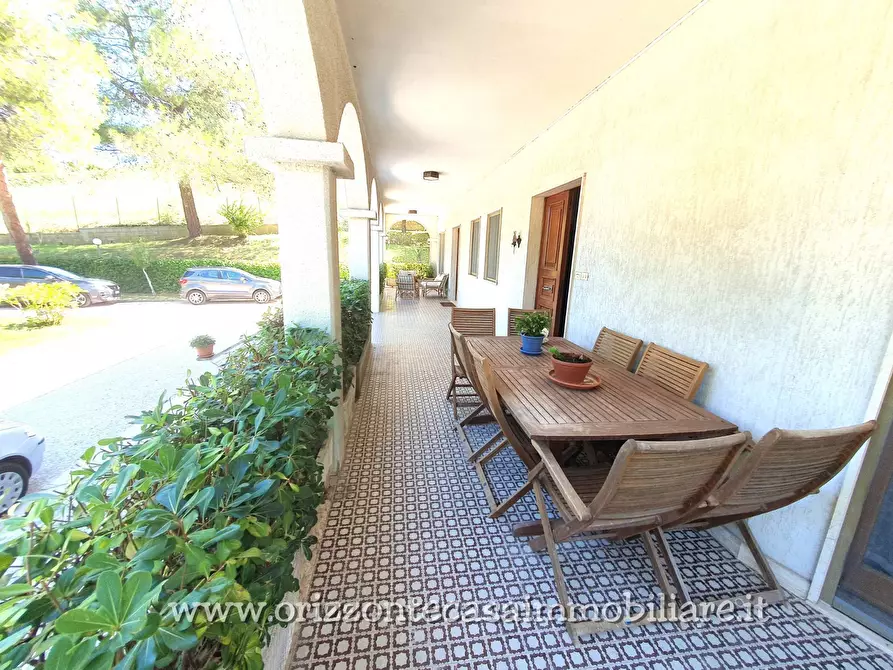 Immagine 27 di Villa in vendita  a Ascoli Piceno