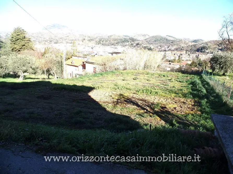Immagine 1 di Terreno residenziale in vendita  a Ascoli Piceno