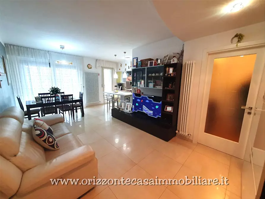 Immagine 1 di Appartamento in vendita  in VIA ALESSANDRIA a Folignano
