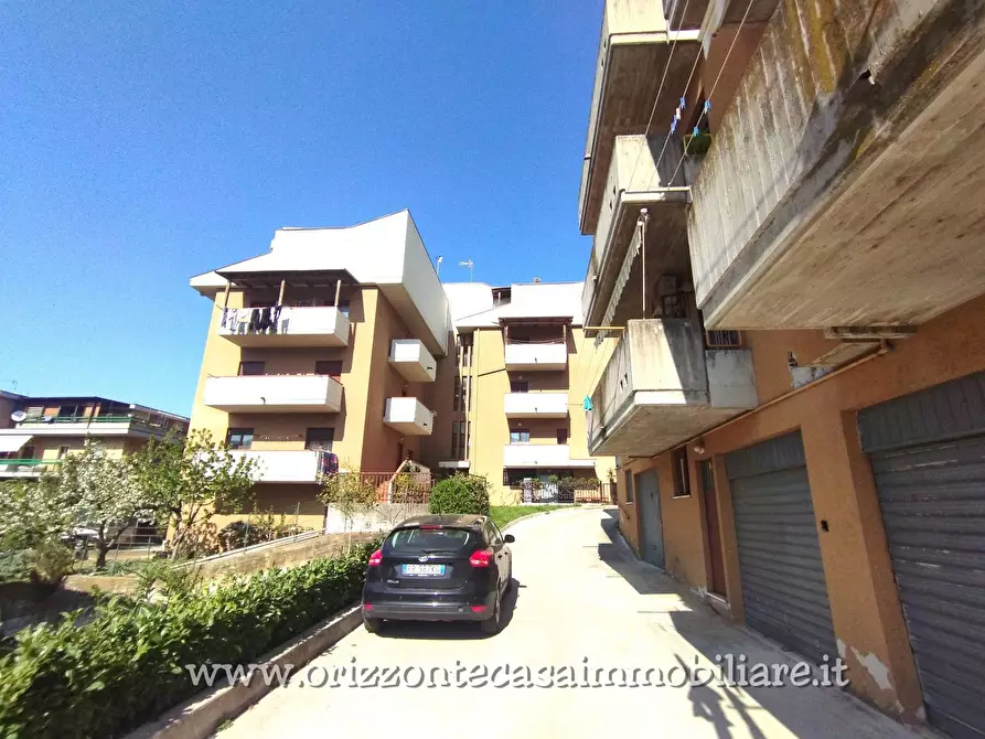 Immagine 1 di Appartamento in vendita  in VIA CAGLIARI a Folignano