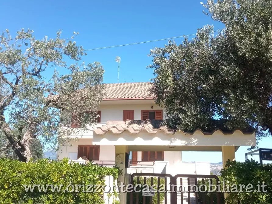 Immagine 3 di Appartamento in vendita  a Folignano