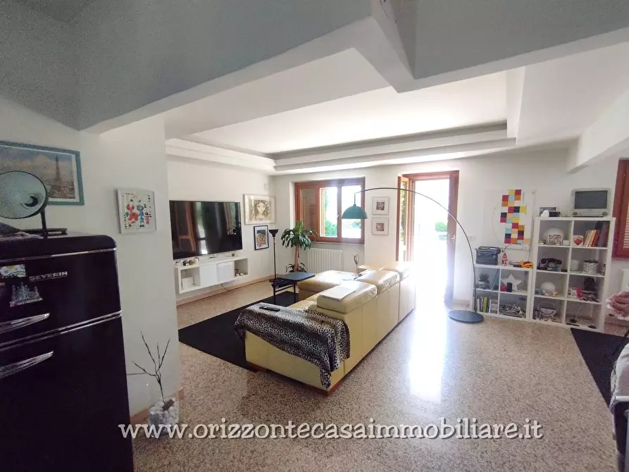 Immagine 8 di Appartamento in vendita  a Folignano