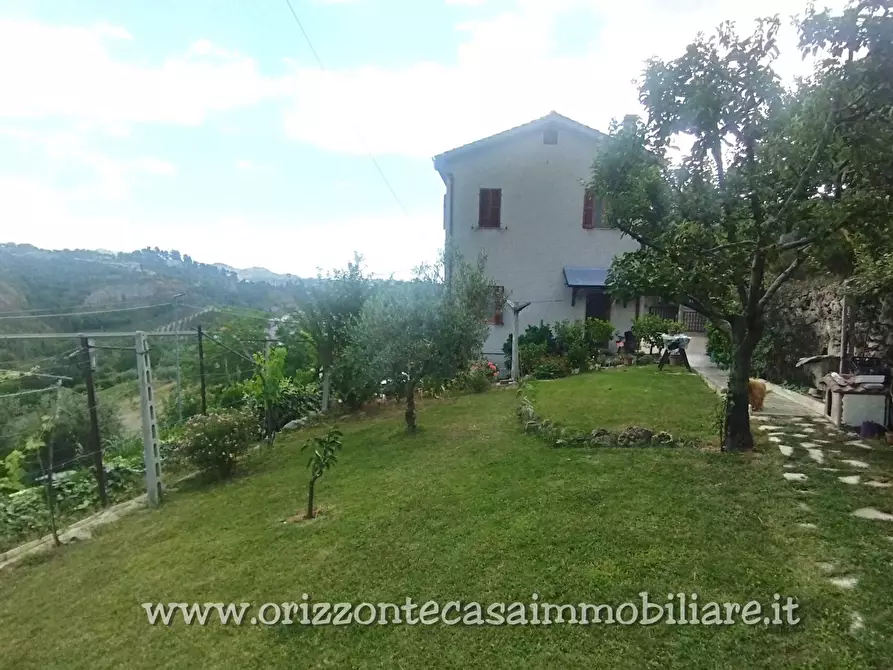 Immagine 1 di Casa indipendente in vendita  a Ascoli Piceno