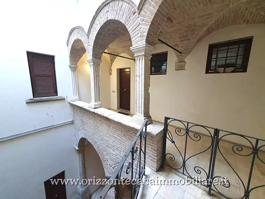 Immagine 7 di Appartamento in vendita  a Ascoli Piceno