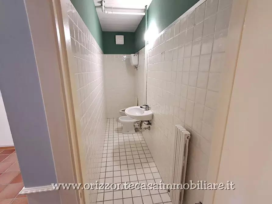 Immagine 21 di Ufficio in affitto  a Ascoli Piceno