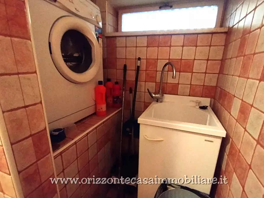 Immagine 22 di Appartamento in vendita  a Folignano