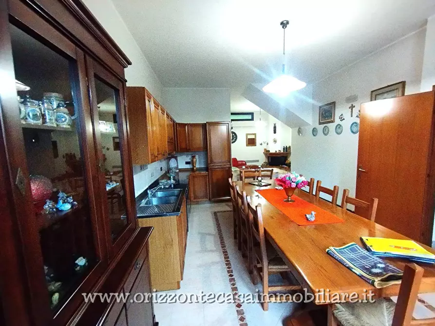 Immagine 22 di Villetta a schiera in vendita  a Folignano