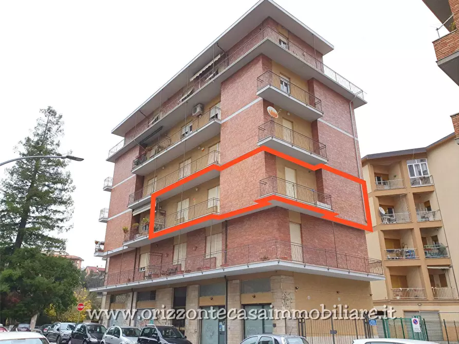 Immagine 1 di Appartamento in vendita  a Ascoli Piceno