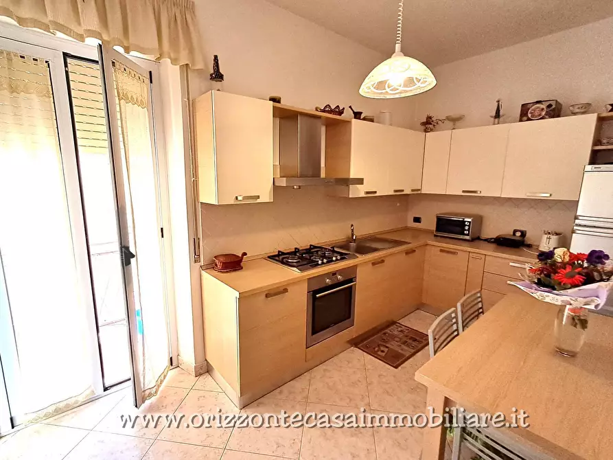 Immagine 11 di Appartamento in vendita  a Ascoli Piceno