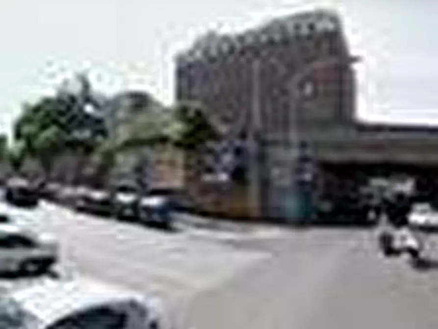 Immagine 3 di Negozio in vendita  in via ostiense a Roma