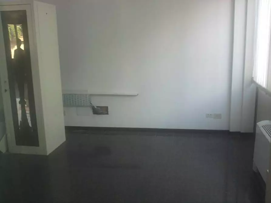 Immagine 8 di Ufficio in affitto  in Viale Palmiro Togliatti a Roma