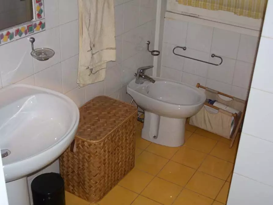 Immagine 5 di Appartamento in vendita  in via antoniotto usodimare a Roma