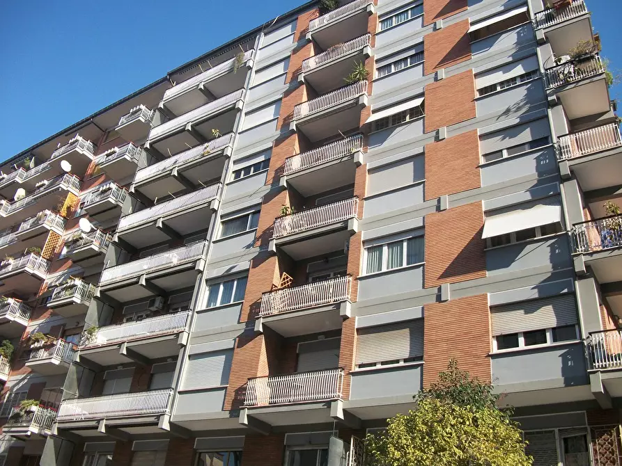 Immagine 8 di Appartamento in vendita  in via antoniotto usodimare a Roma