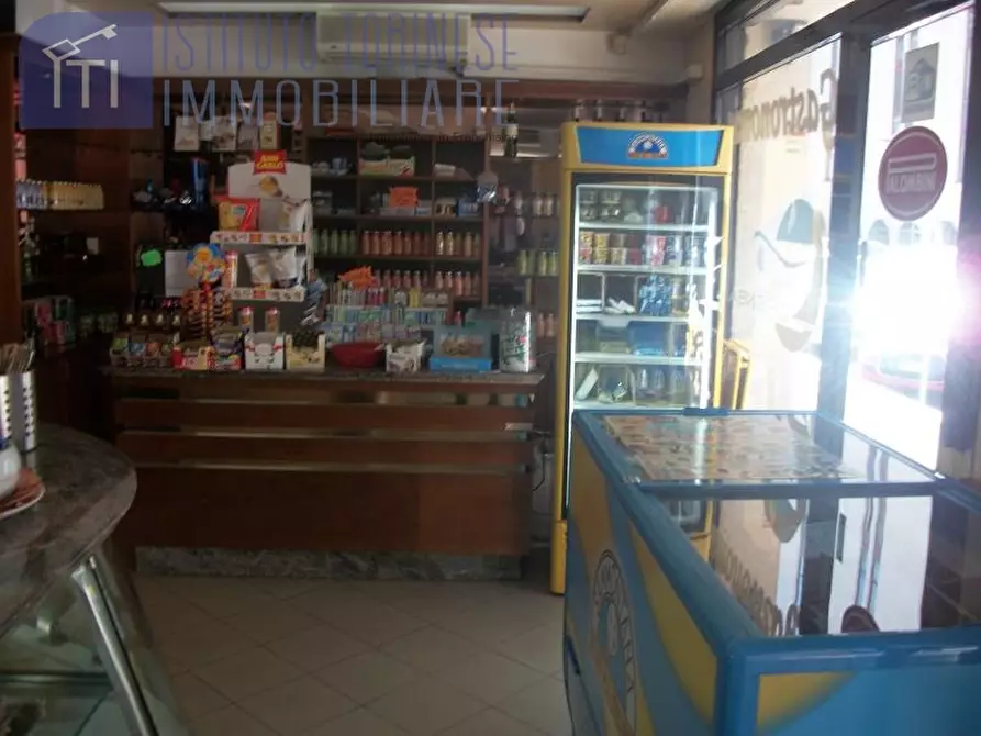 Immagine 6 di Negozio in vendita  in Via Carlo Citerni a Roma