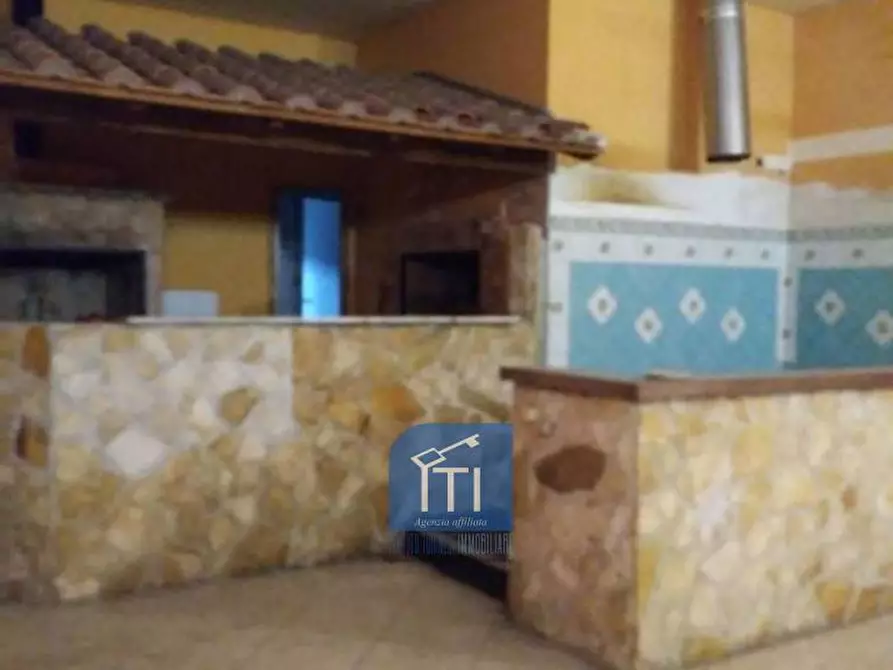 Immagine 4 di Negozio in vendita  in via portuense a Roma