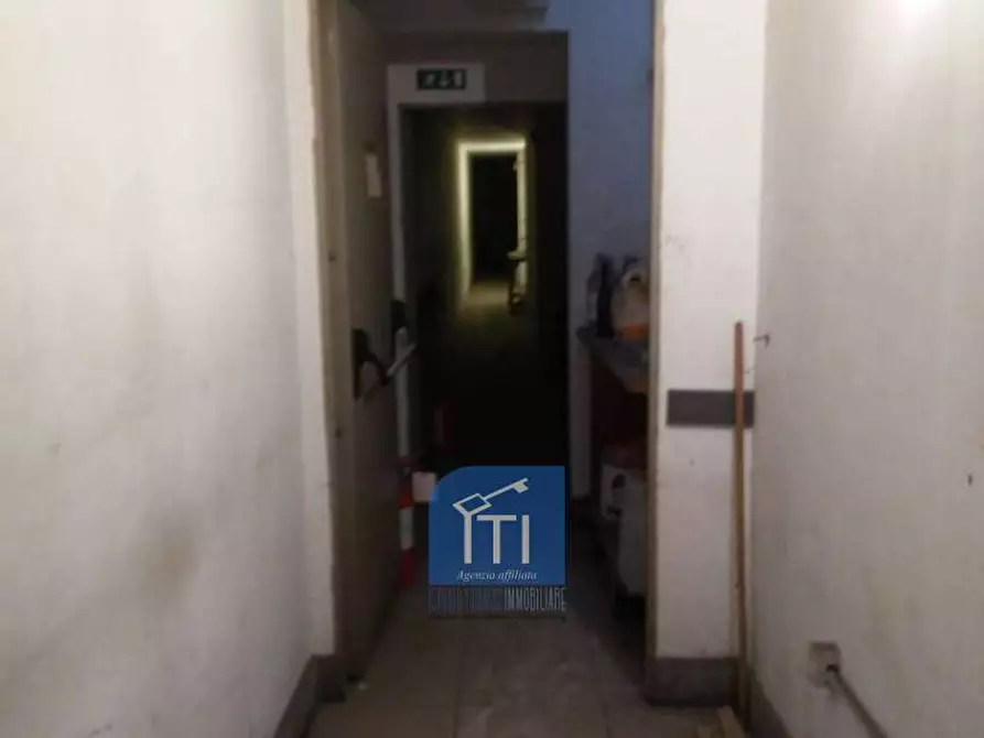 Immagine 11 di Negozio in vendita  in via portuense a Roma