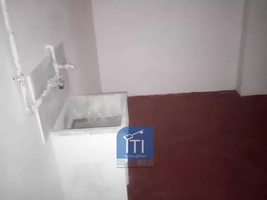 Immagine 6 di Magazzino in vendita  in viale c. t. odescalchi a Roma