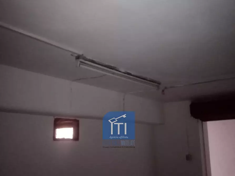 Immagine 17 di Magazzino in vendita  in viale c. t. odescalchi a Roma