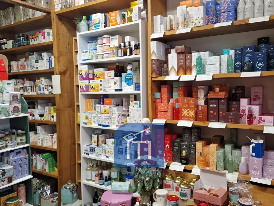 Immagine 9 di Attività commerciale in vendita  in c.ne ostiense a Roma