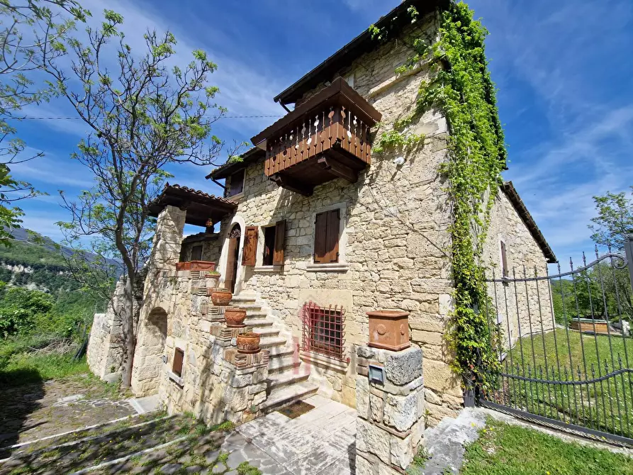 Immagine 1 di Rustico / casale in vendita  a Ascoli Piceno