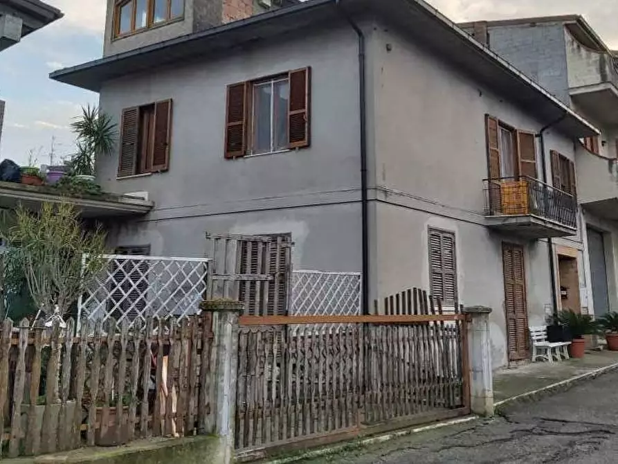Immagine 1 di Casa semindipendente in vendita  a Colli Del Tronto