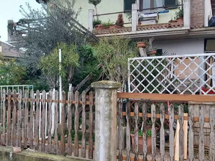 Immagine 1 di Casa indipendente in vendita  a Colli Del Tronto