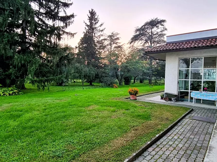 Immagine 5 di Villa in vendita  in strada cerca a Alessandria