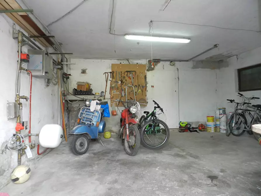 Immagine 26 di Casa semindipendente in vendita  a Lucca