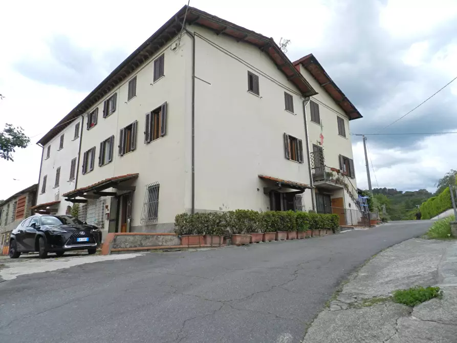 Immagine 28 di Casa semindipendente in vendita  a Lucca