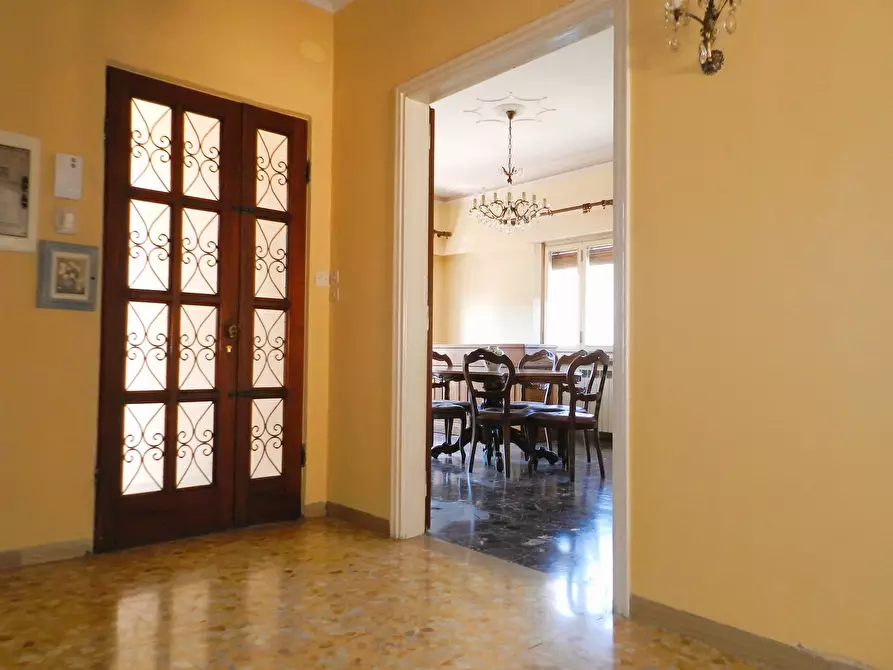 Immagine 8 di Camera in vendita  a Lucca