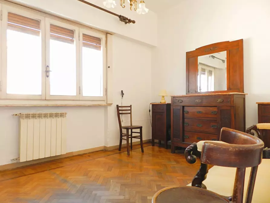 Immagine 19 di Camera in vendita  a Lucca