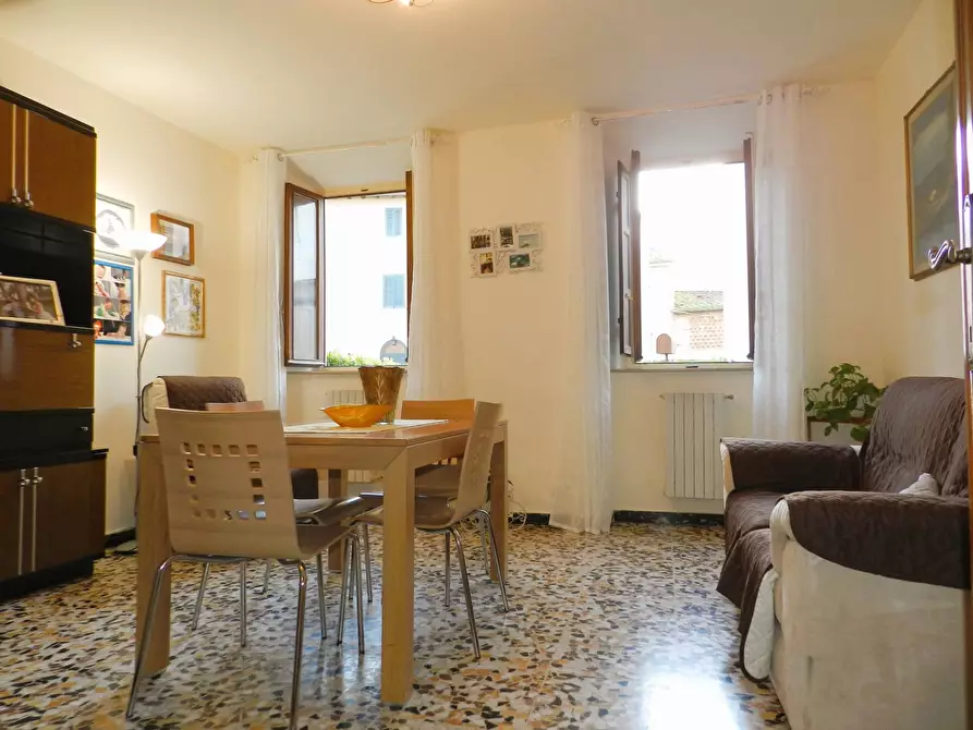 Immagine 10 di Rustico / casale in vendita  a Lucca