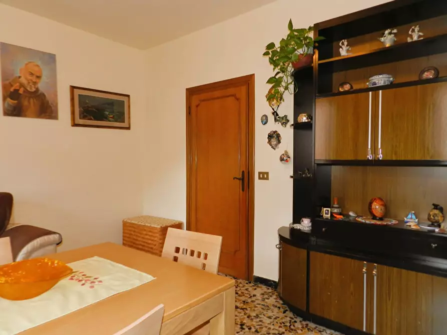 Immagine 17 di Rustico / casale in vendita  a Lucca