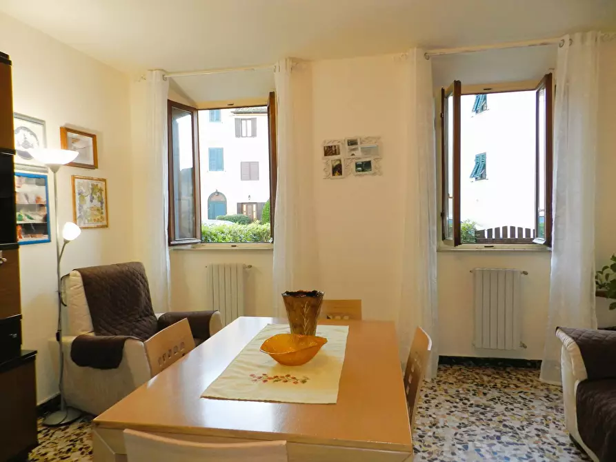 Immagine 18 di Rustico / casale in vendita  a Lucca