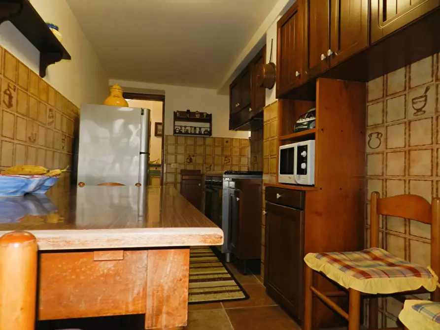 Immagine 22 di Rustico / casale in vendita  a Lucca