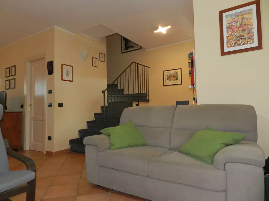 Immagine 8 di Villetta a schiera in vendita  a Lucca