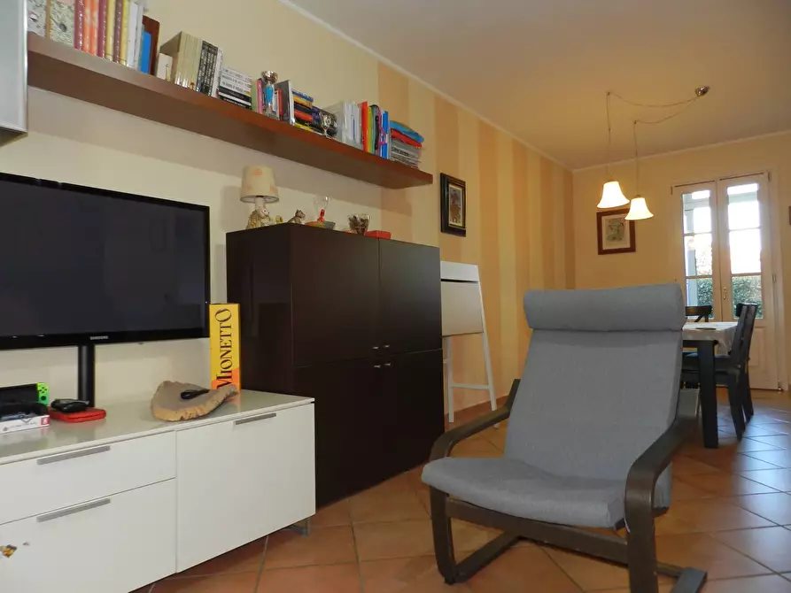 Immagine 9 di Villetta a schiera in vendita  a Lucca