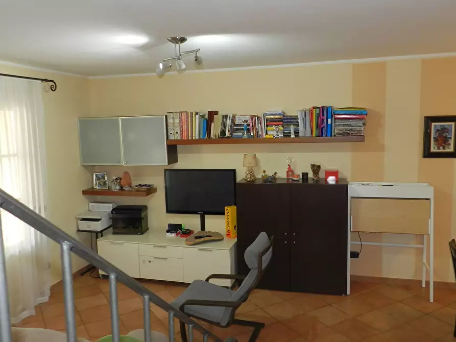 Immagine 10 di Villetta a schiera in vendita  a Lucca